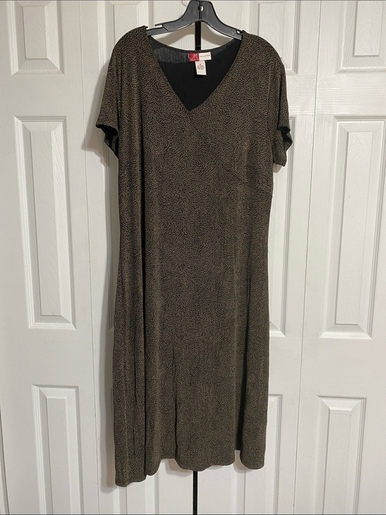 JM Collection Dresses & Skirts - JM Collection black & tan fluid knit shift style dress size 1X